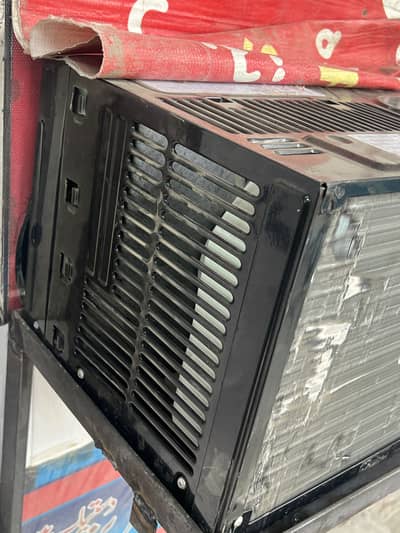 Midea 0.5 ton