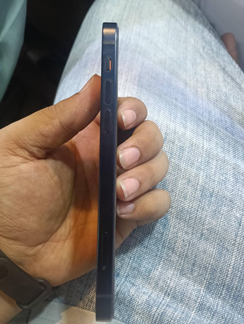 Apple iPhone 12 2