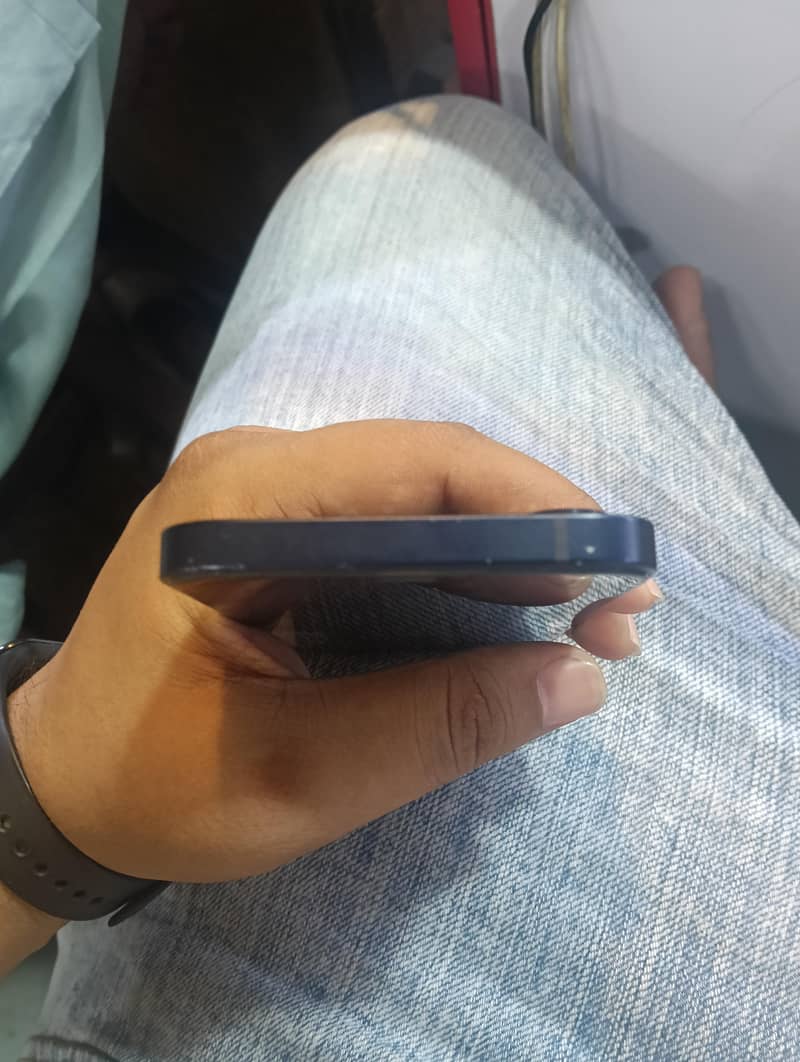 Apple iPhone 12 3
