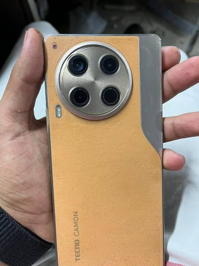 Tecno CAMON 30