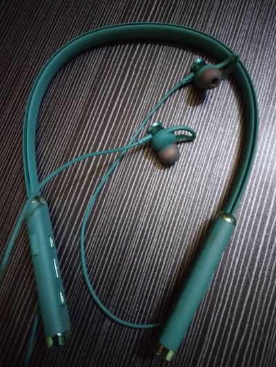 Neck  Band mobile Bluetooth handfree headphones magnetic