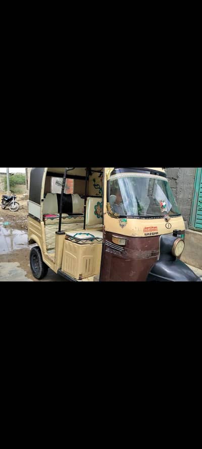 Sazgar Rickshaw 2016 Model – Excellent