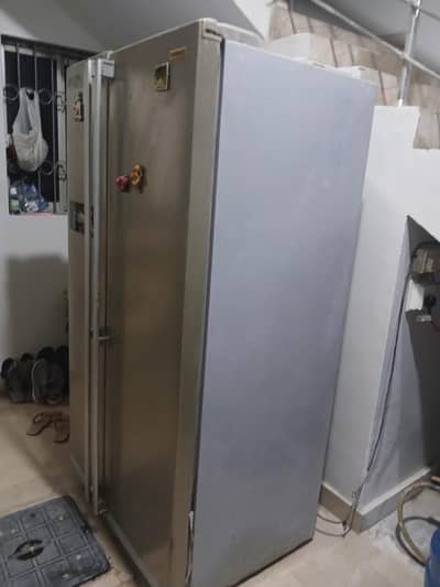 Kenwood side by side two door Refrigerator