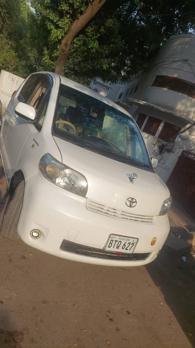 Toyota Porte 2013