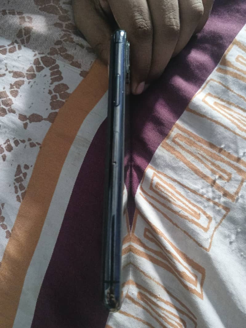 Apple iPhone X 6