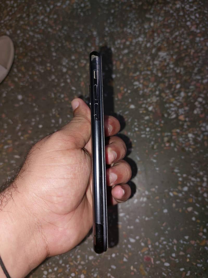 Apple iPhone X 3