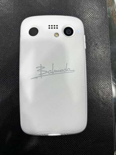 BALMUDA Phone 5G