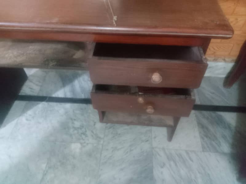 Table 03055105282 1