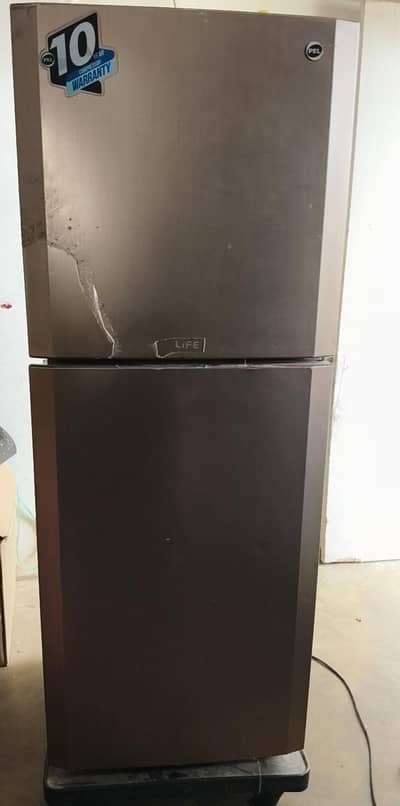 Refrigeeator For Sale