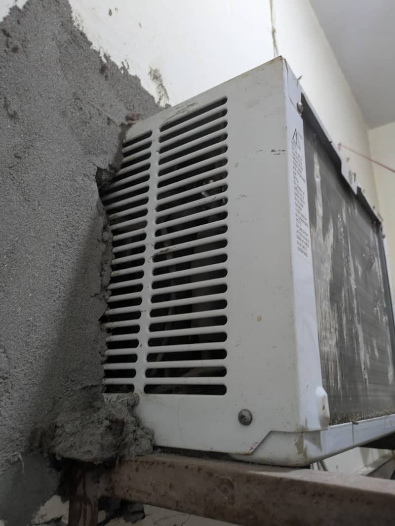 window ac 4
