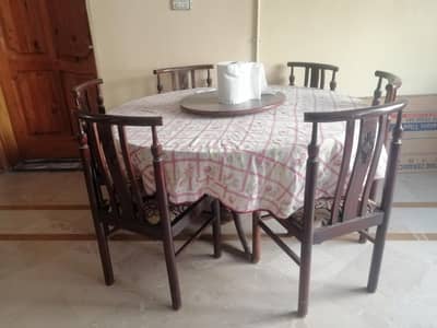 Dining table for sale