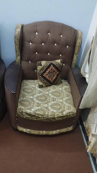 sofa set not to much use. good condition