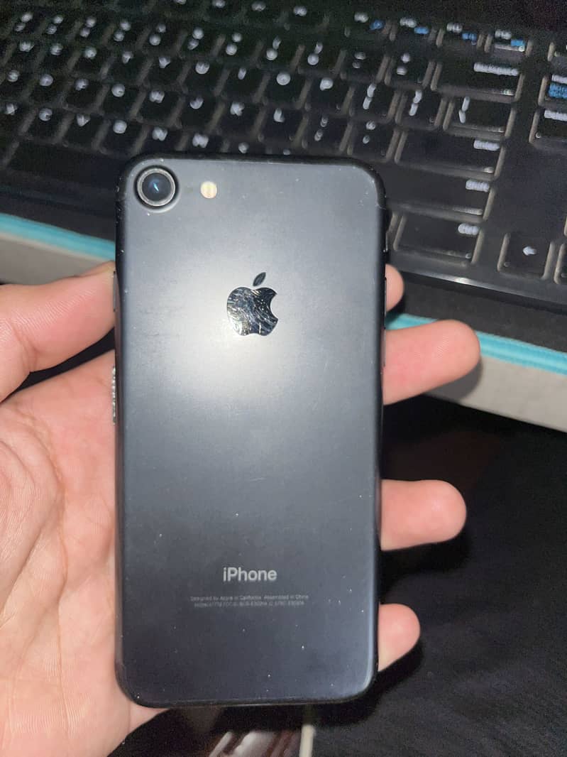 Apple iPhone 7 1