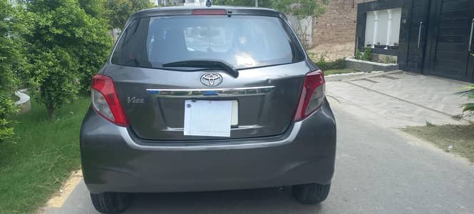 Toyota Vitz 2013