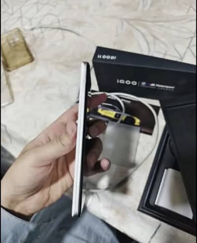 Vivo iQOO 11