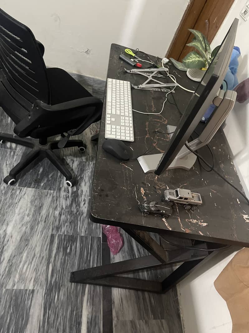 Computer Table and Chairs 3