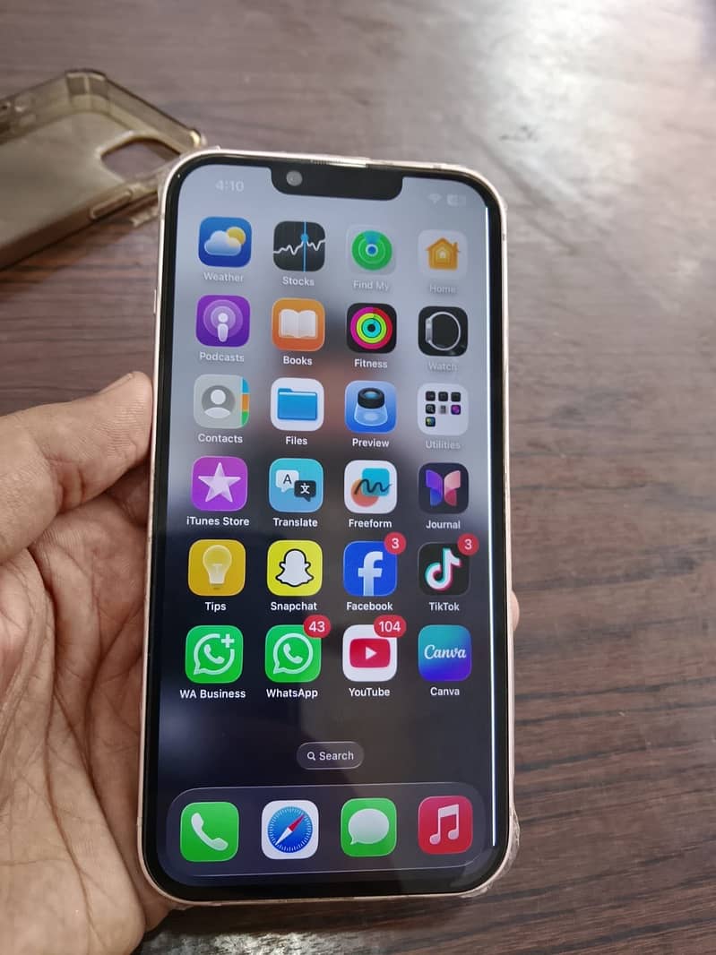 Apple iPhone 13 5