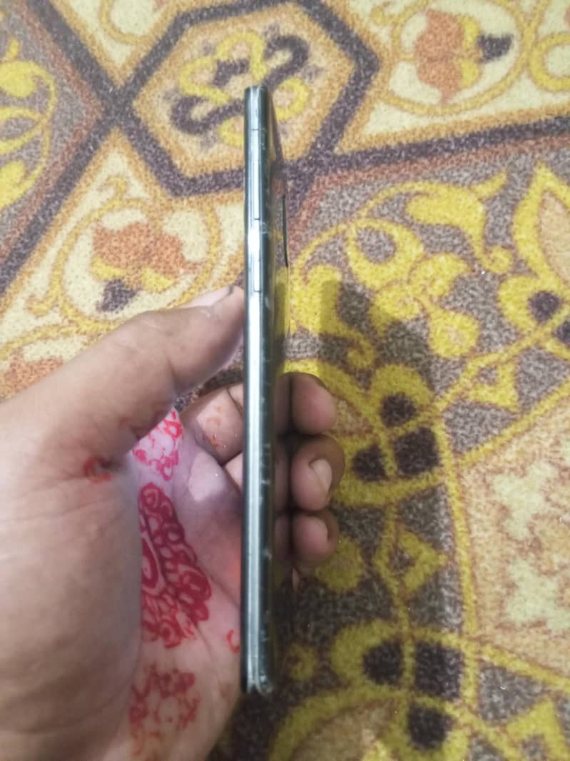 Sharp Aquos Zero 2 4