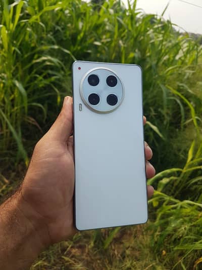 Tecno CAMON 30