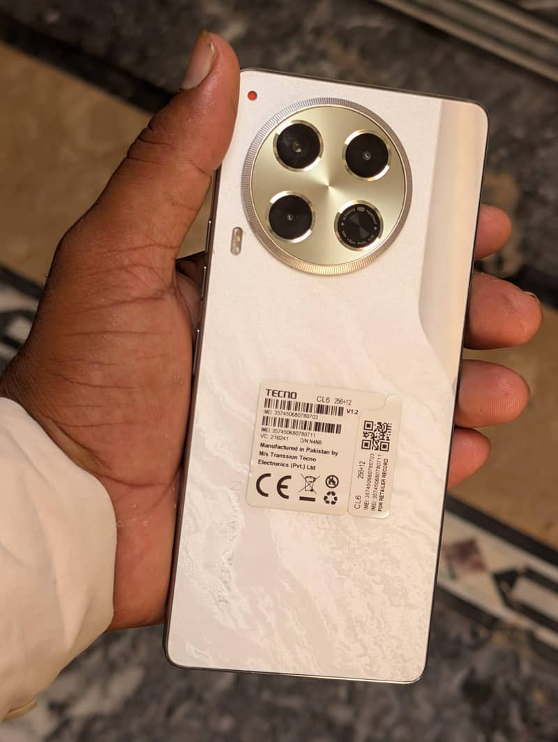 Tecno CAMON 30 0