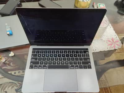 MacBook 2019 pro Panel Broken - All okay