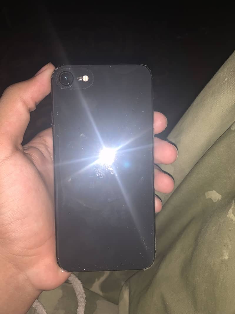 Apple iPhone SE 8