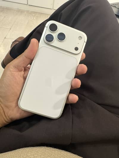 iPhone 17 Pro Max 0 Cycle