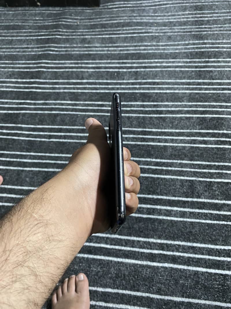 Apple iPhone X 5