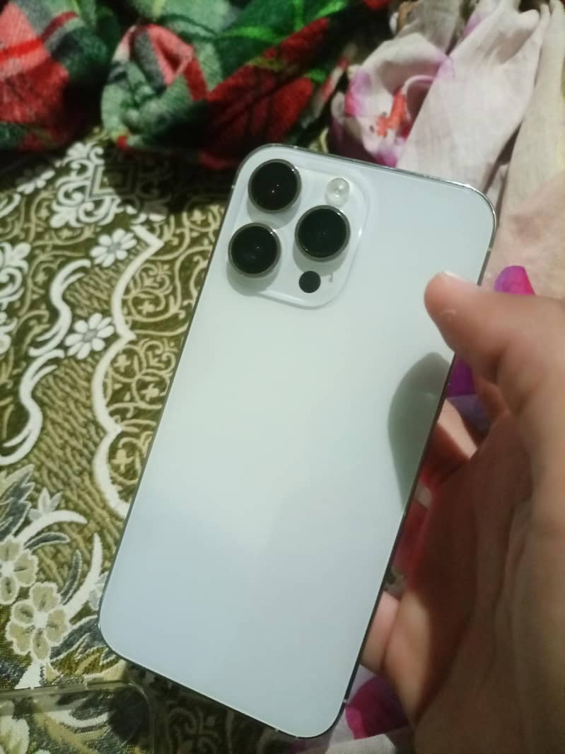 Apple iPhone 14 Pro Max 0
