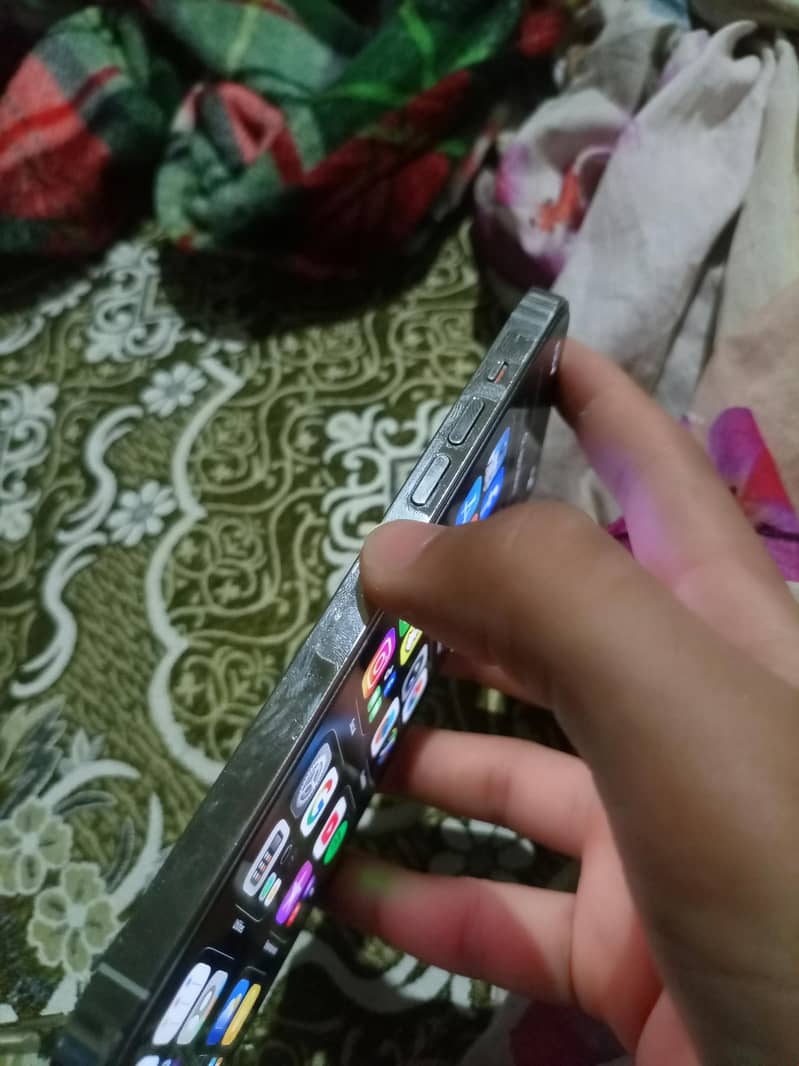 Apple iPhone 14 Pro Max 2