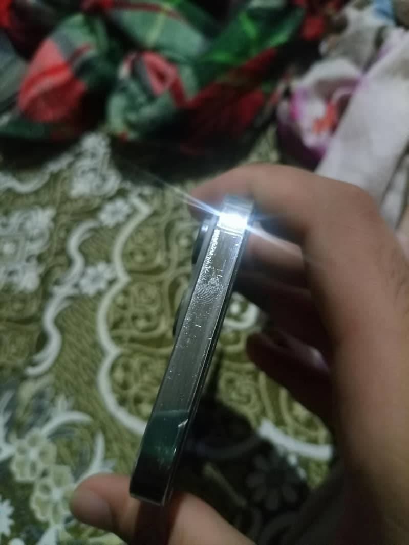 Apple iPhone 14 Pro Max 3