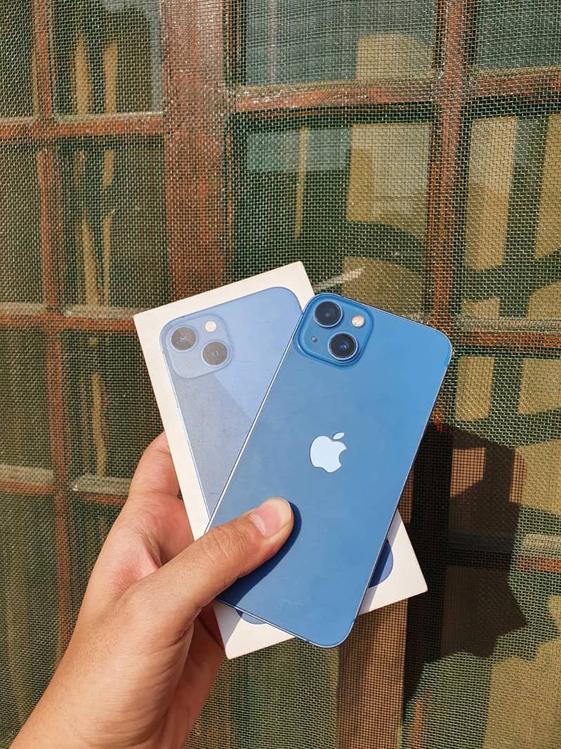 Apple iPhone 13 4