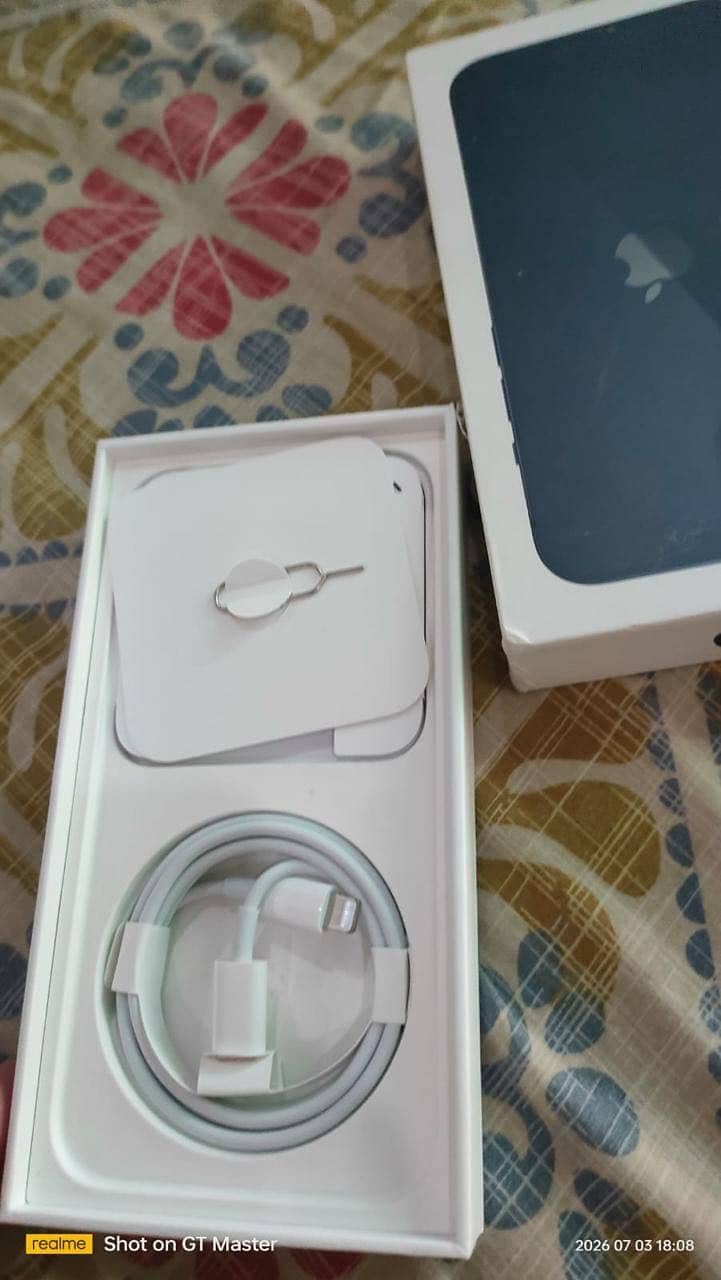 Apple iPhone 13 0