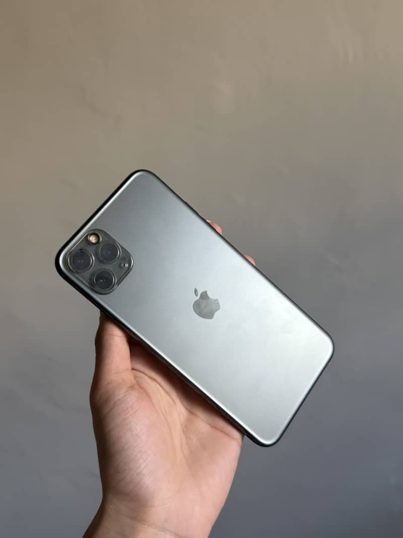 iPhone 11 Pro Max 1