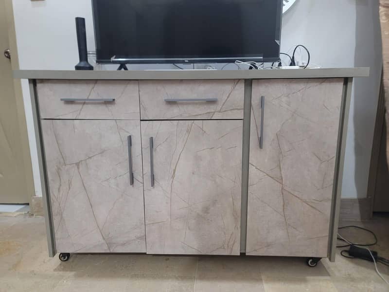 cabinet 0