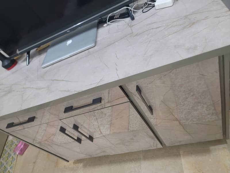 cabinet 2