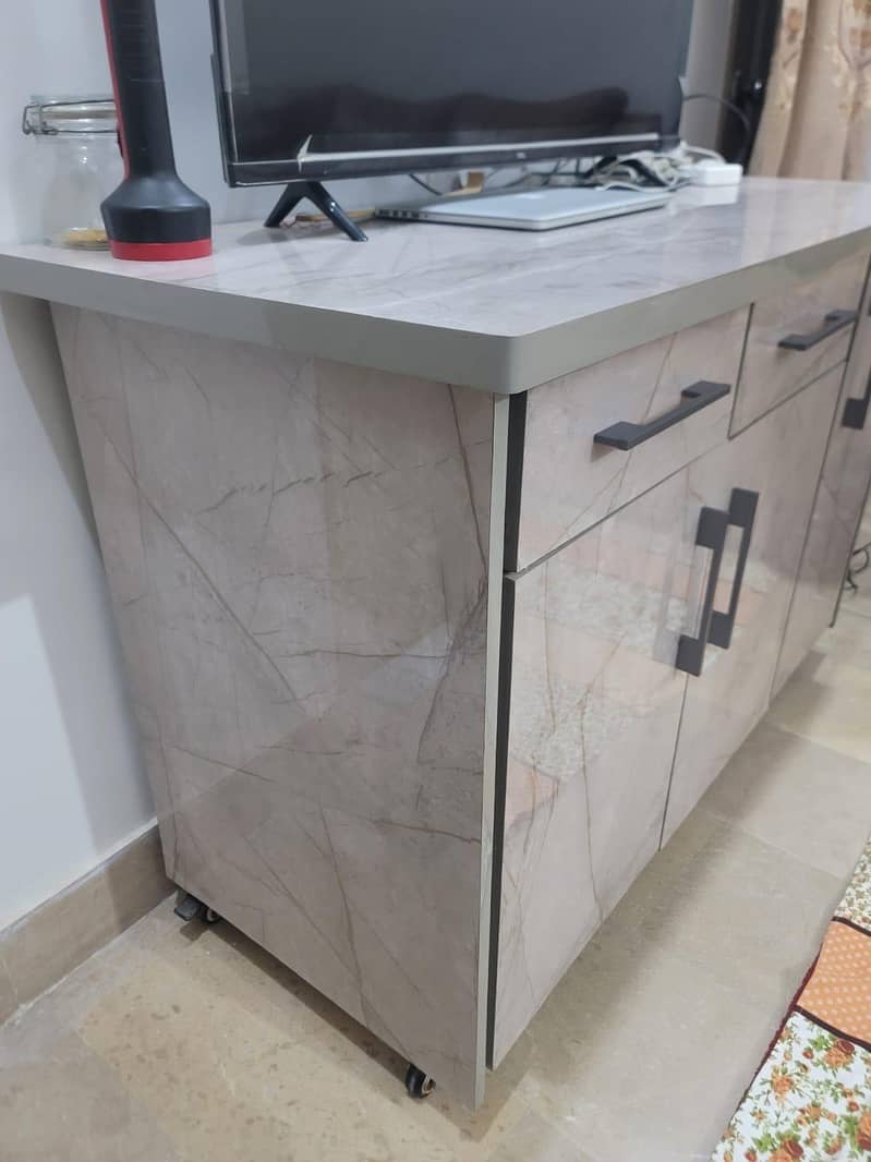 cabinet 3