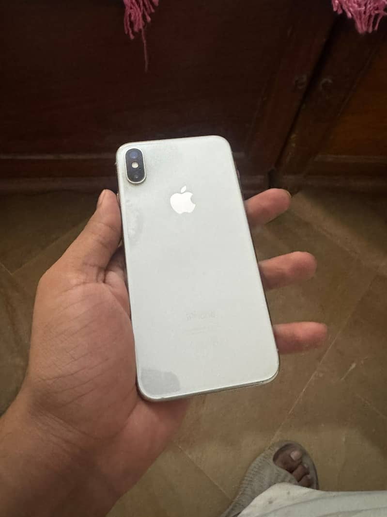 Apple iPhone X 4
