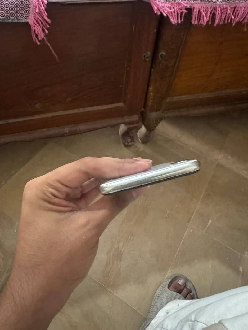 Apple iPhone X 6