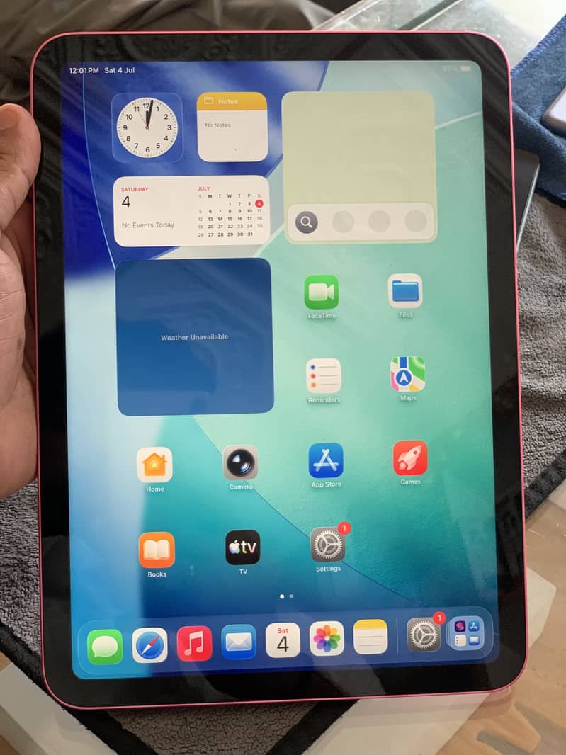 Apple iPad 10th generation pink 3