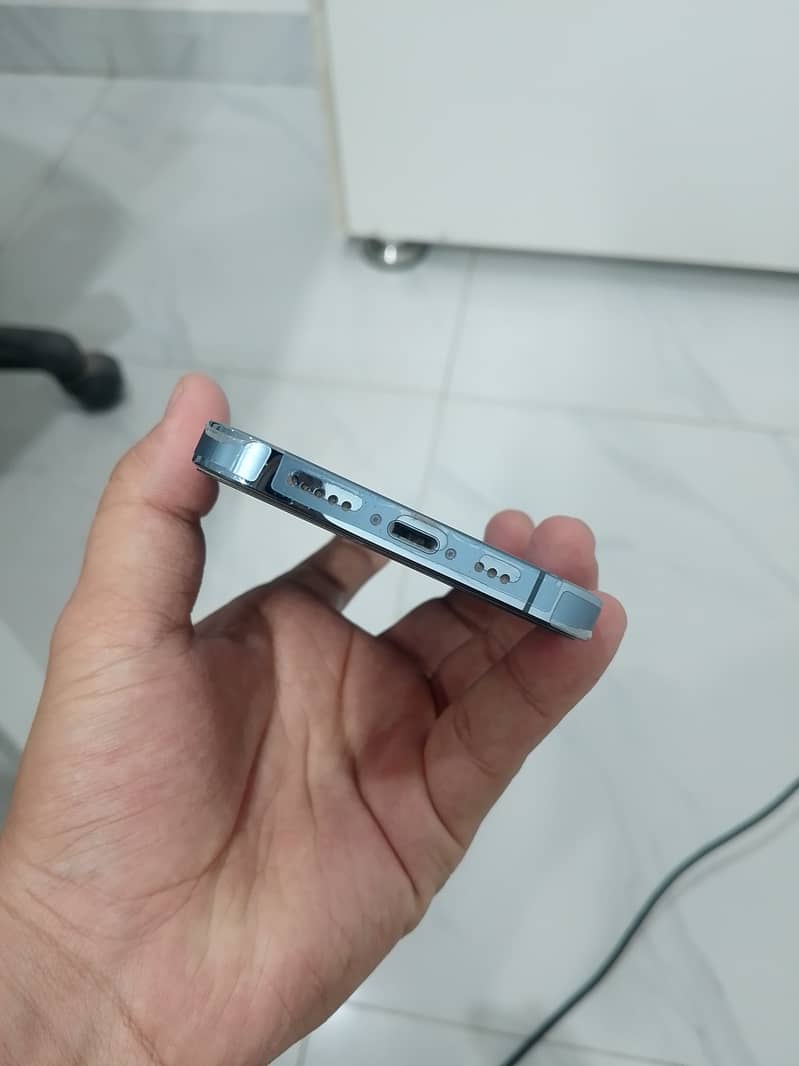 Apple iPhone 13 Pro 2
