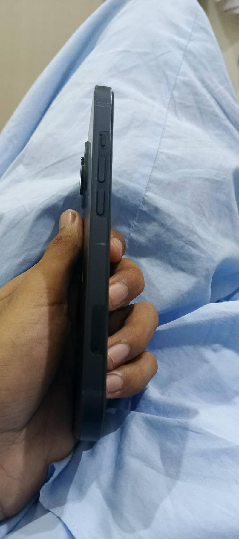 Apple iPhone 13 4
