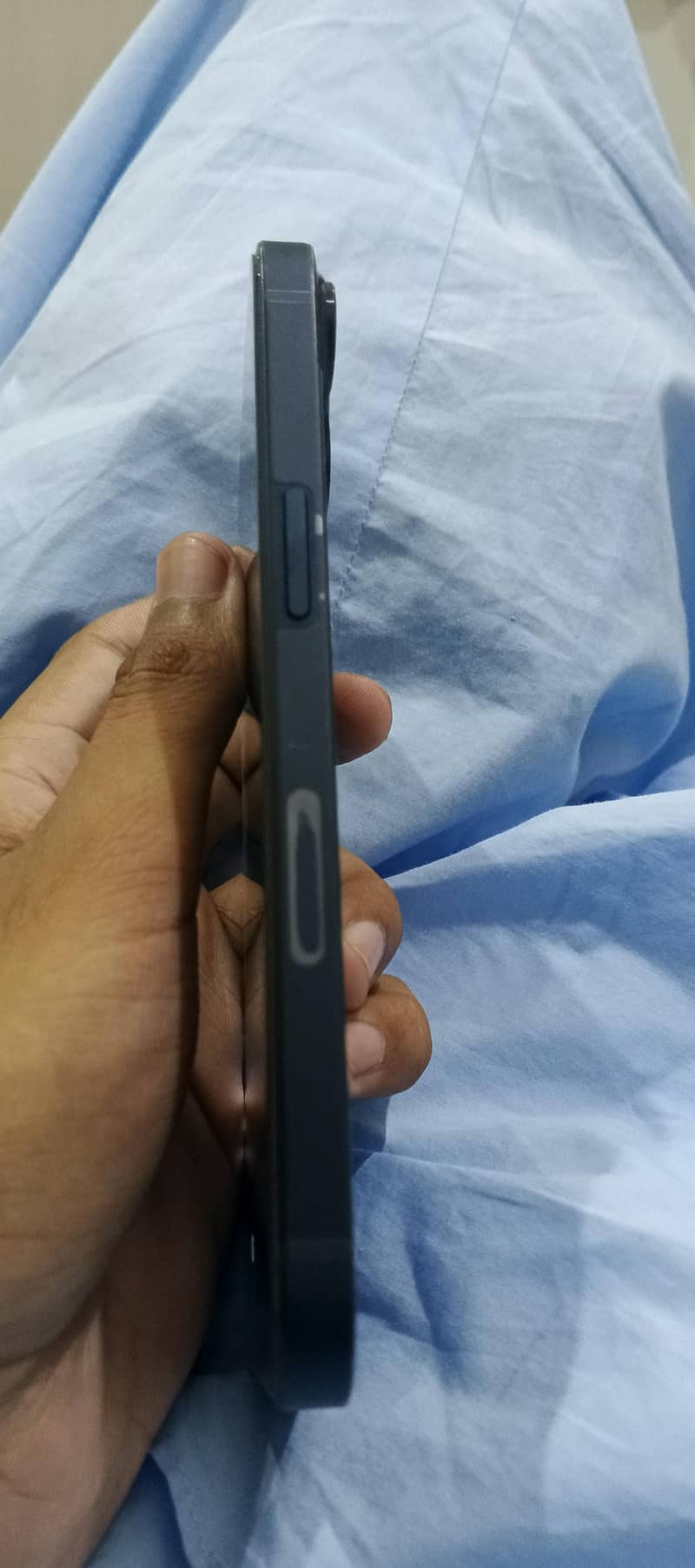 Apple iPhone 13 5