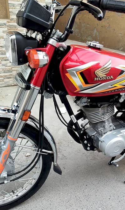 Honda CG 125 2025 Red  Febulus Gift For Honda Lovers!