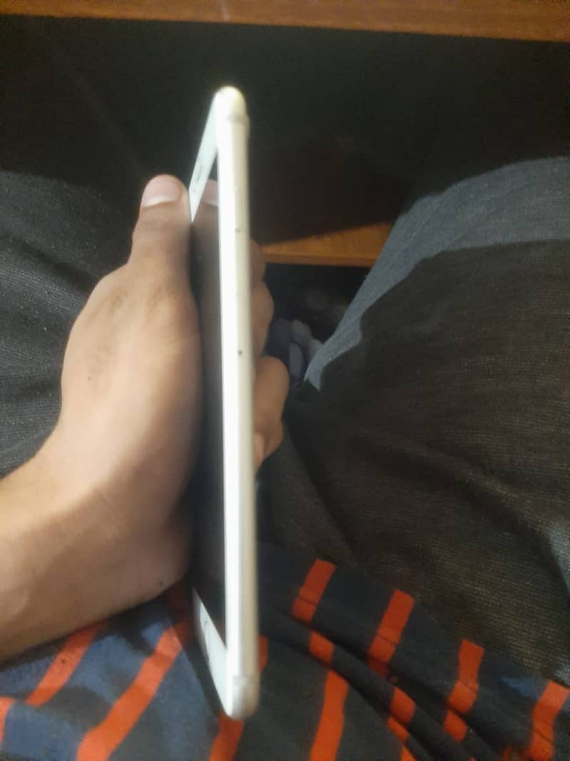 Apple iPhone 7 Plus 3