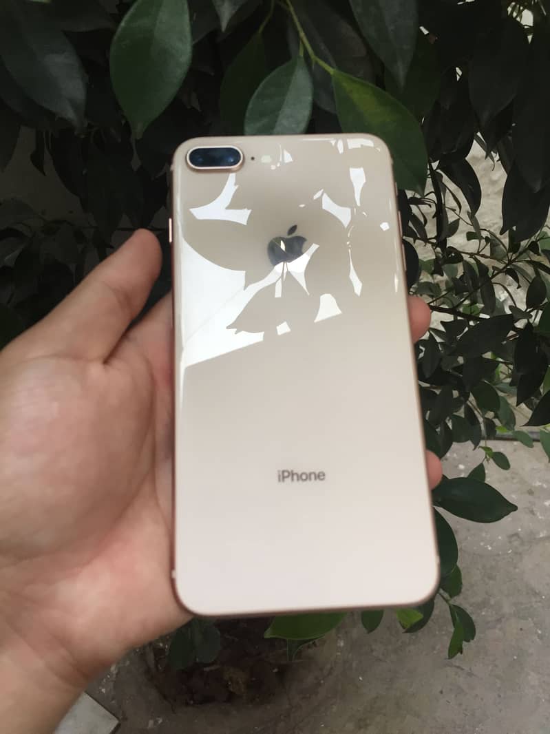 Apple iPhone 8 Plus 0