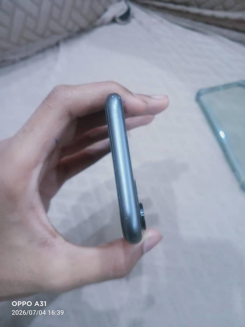 Apple iPhone 11 2