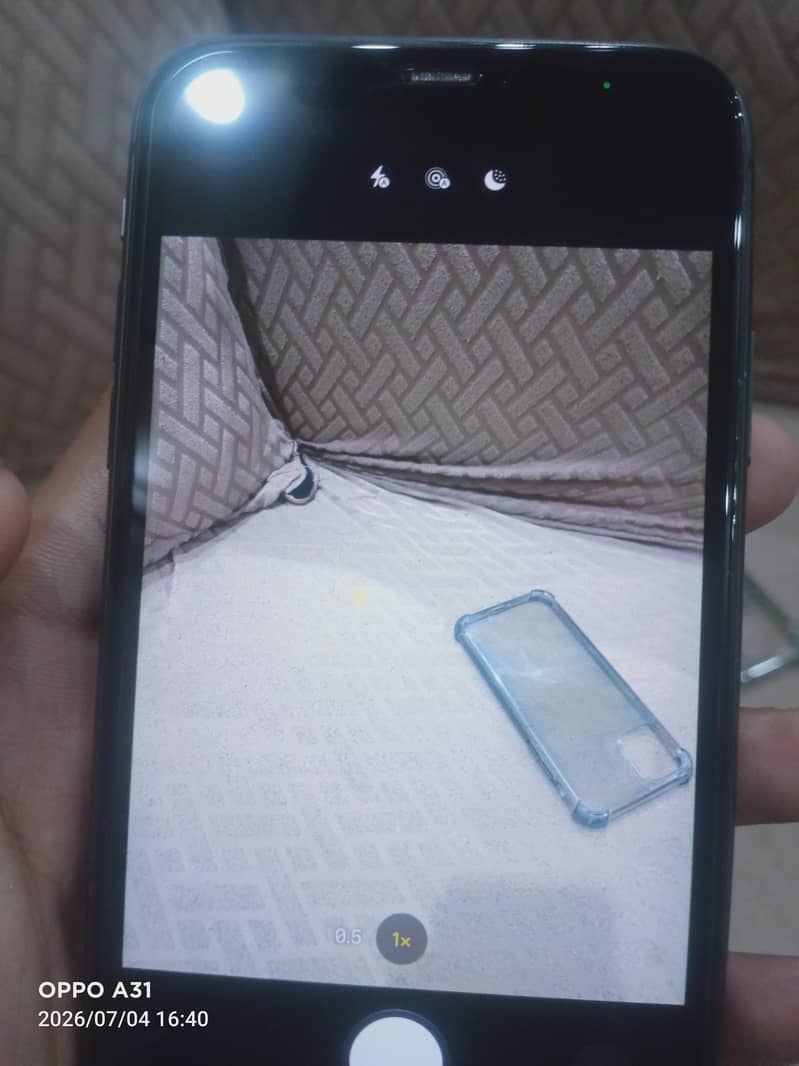 Apple iPhone 11 4