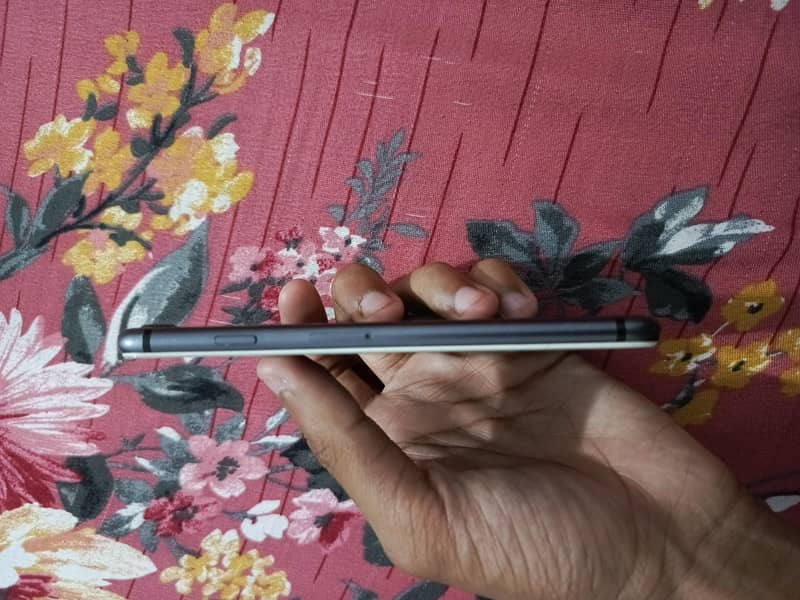 iphone 8 4