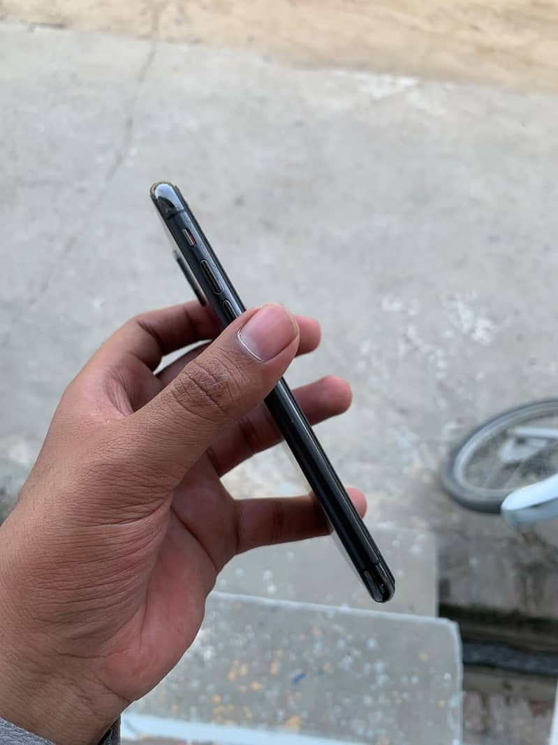 Apple iPhone X 1